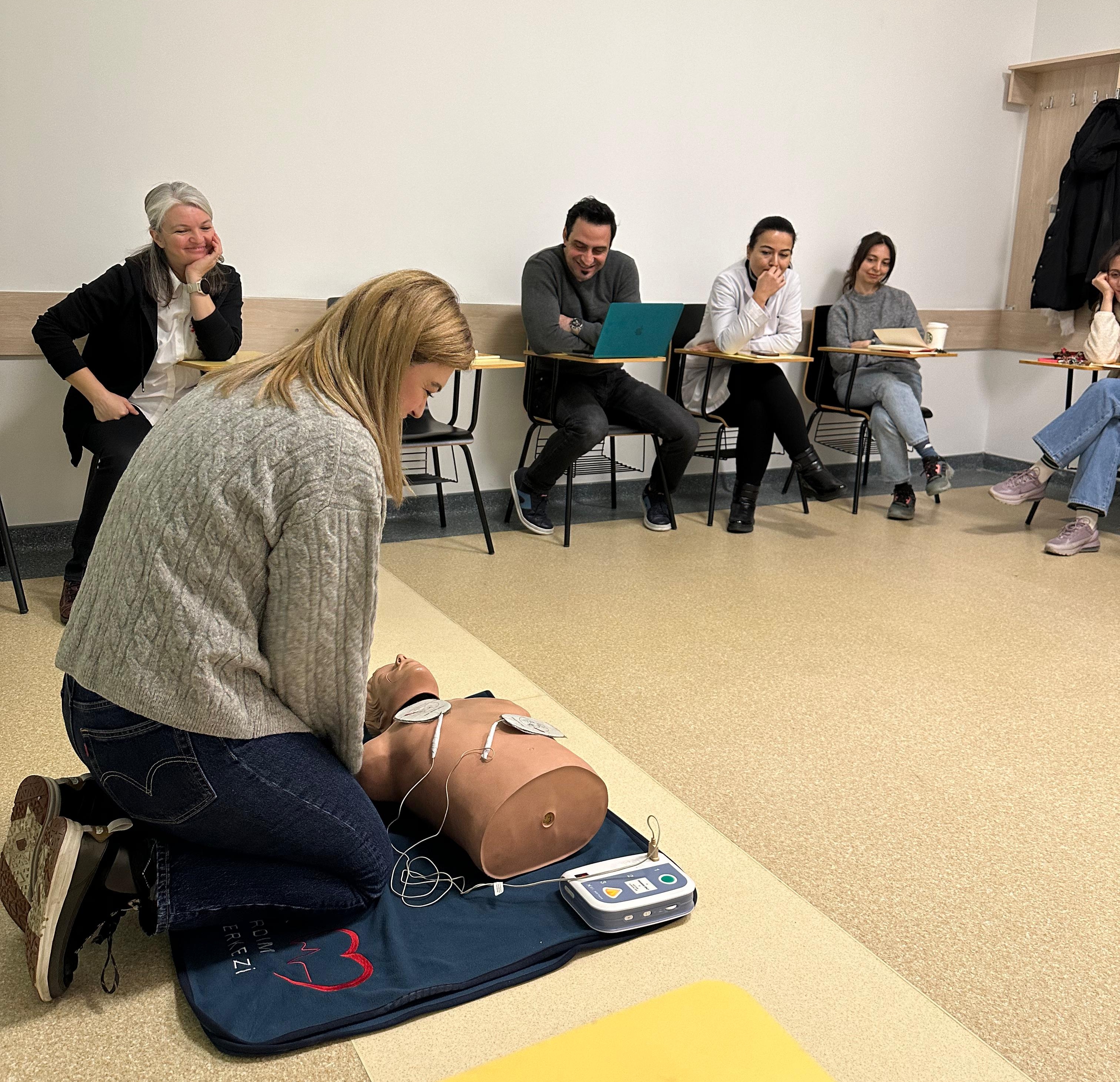 Altınbaş Üniviersitesi First Aid Training